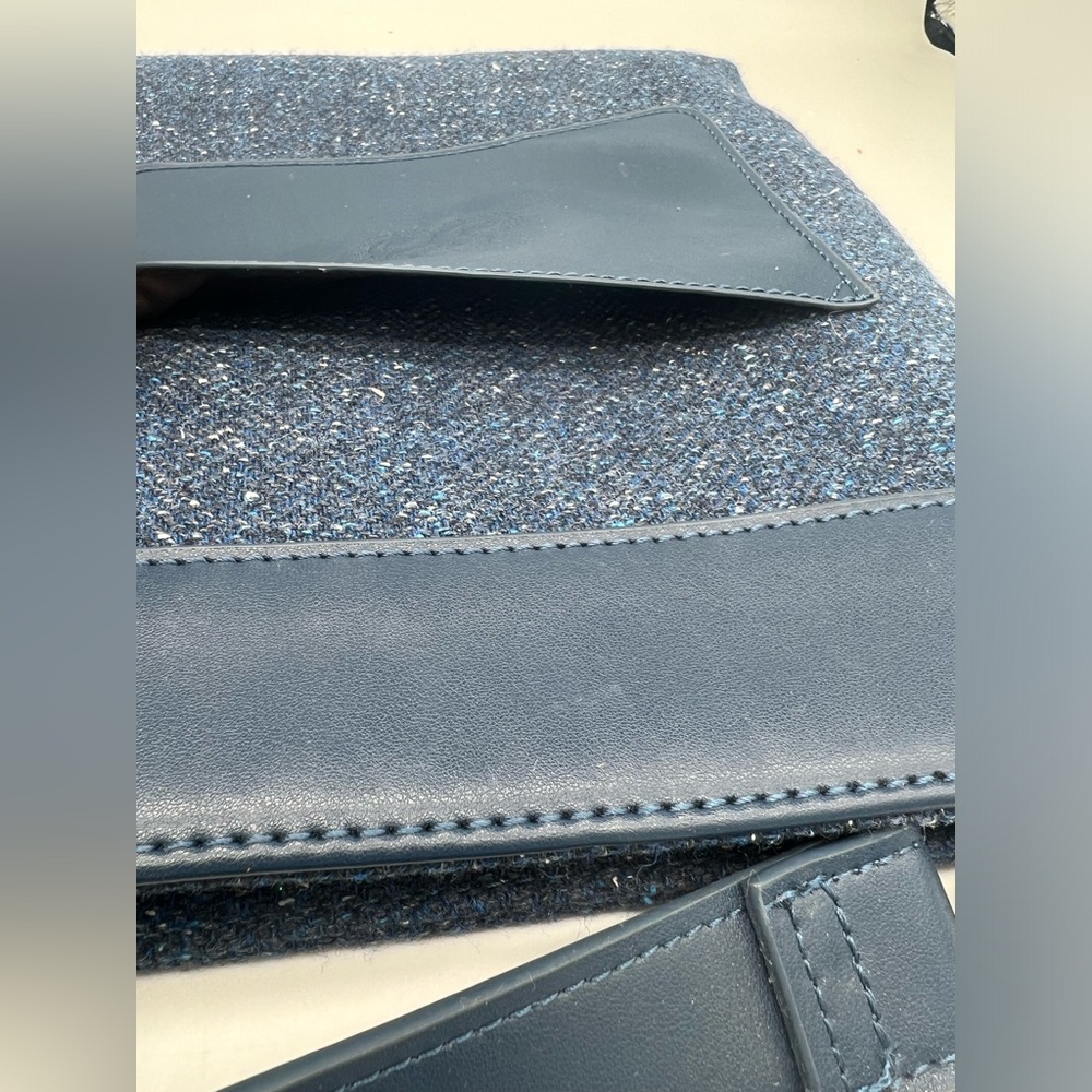 Aran Kerry Tweed Blue Messanger Bag - Picture 7 of 12